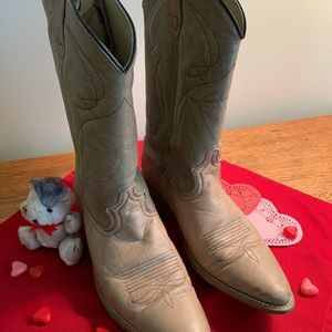 Dingo Boots Size 9 D